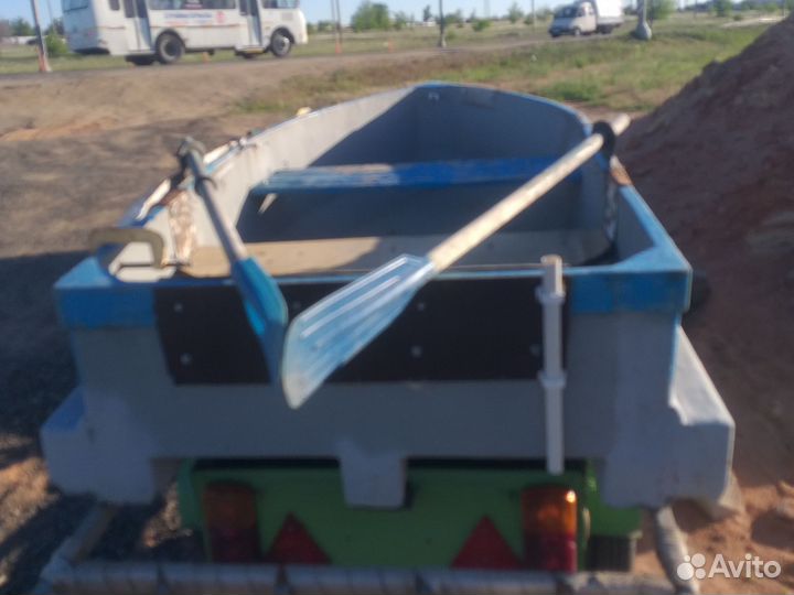 Лодка стеклопластиковая