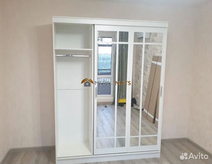 Шкаф купе с зеркалом