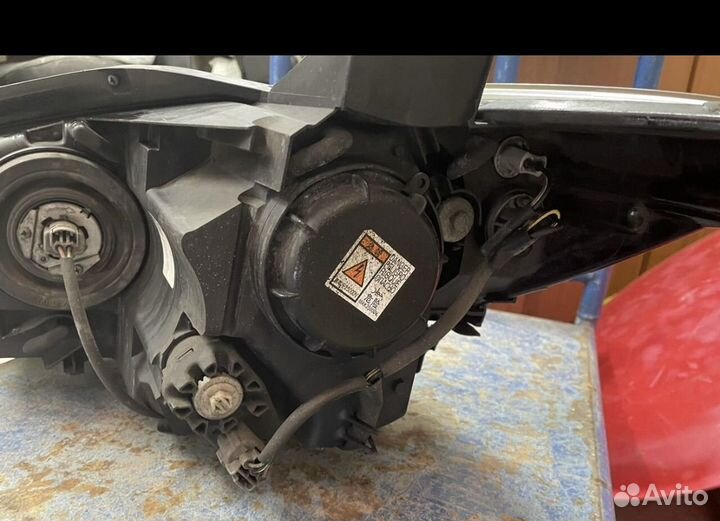 Фара передняя правая