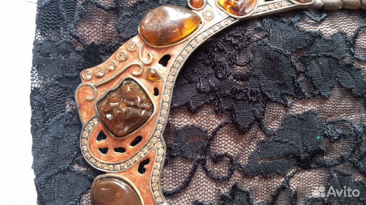 Колье,с янтарем