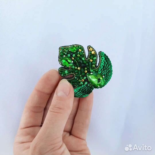 Брошь из бисера