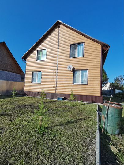 Коттедж 216 м² на участке 15 сот.