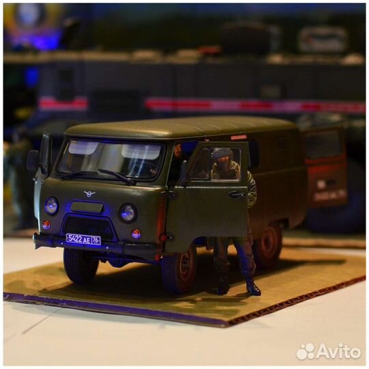 Сборная модель УАЗ 3909 Zvezda 1:35