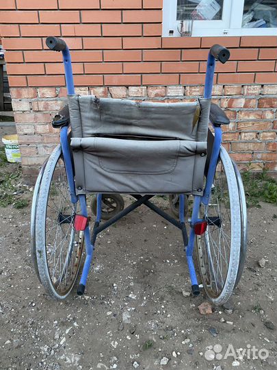 Кресло-коляска для ивалидов
