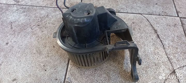 Моторчик печки renault симбол 1 год 2003