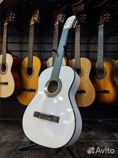 Гитара классическая полноразмерная