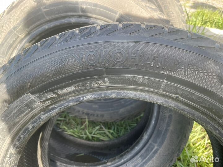 Yokohama Ice Guard IG30 215/60 R17