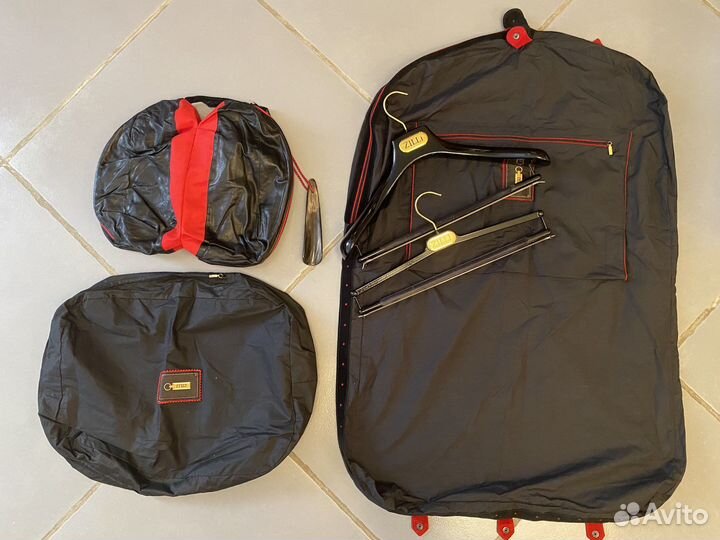 Чехлы (кофры) Zilli, вешалки и др