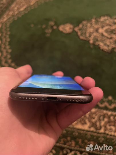iPhone 8, 64 ГБ