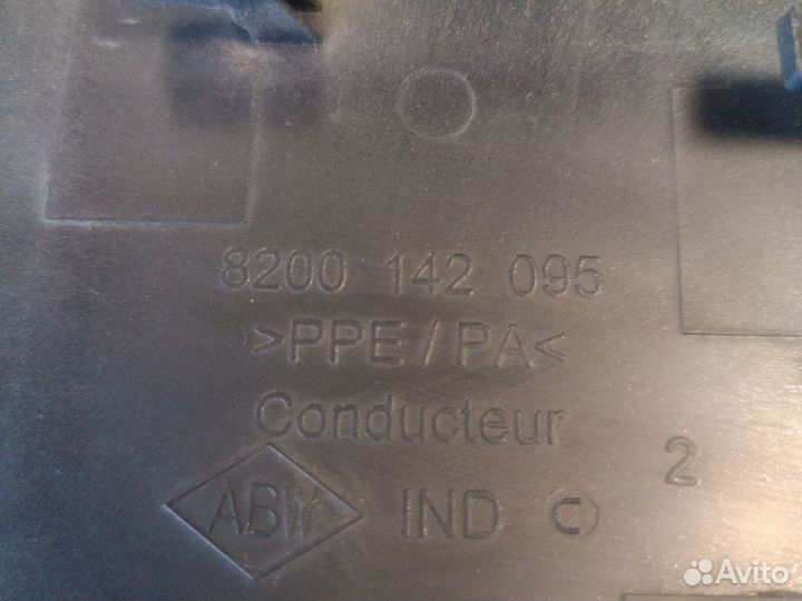 Лючок бензобака renault megane2