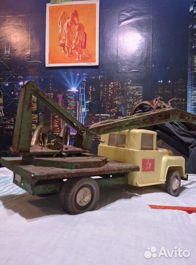 Кран (игрушка металл) СССР