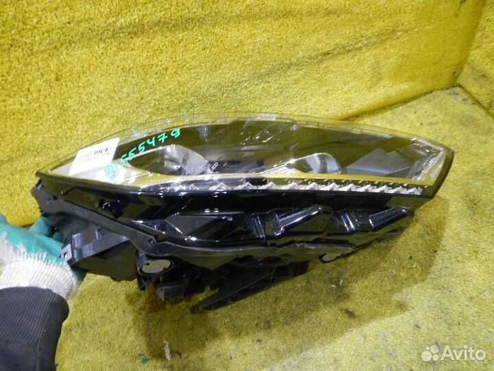 Фара правая Volkswagen Passat