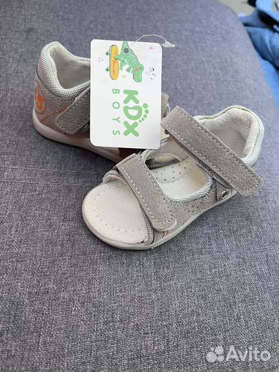 Сандали новые