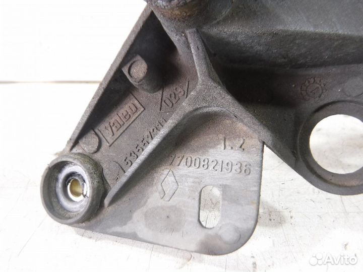 Трапеция стеклоочистителей Renault Laguna