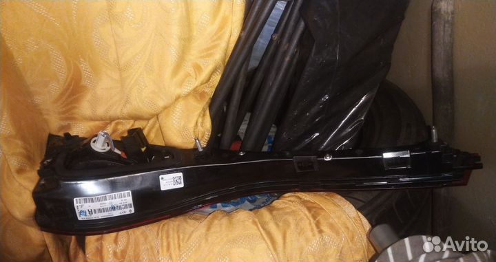 Фонарь крышки багажника Renault Arkana правый