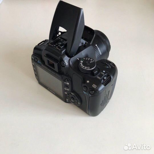 Зеркальный фотоаппарат