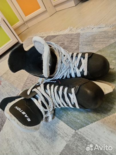 Коньки хоккейные