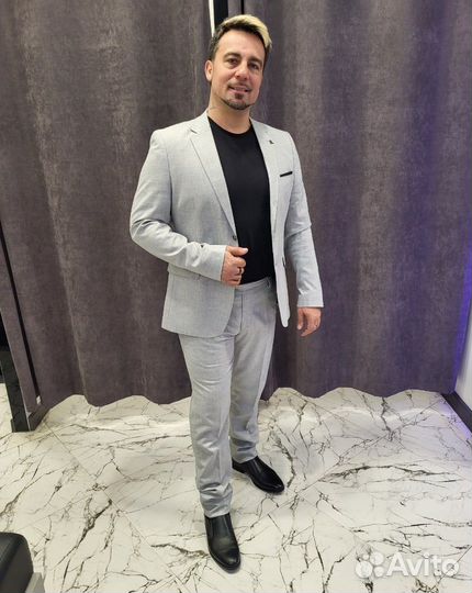 Ведущий Поющий