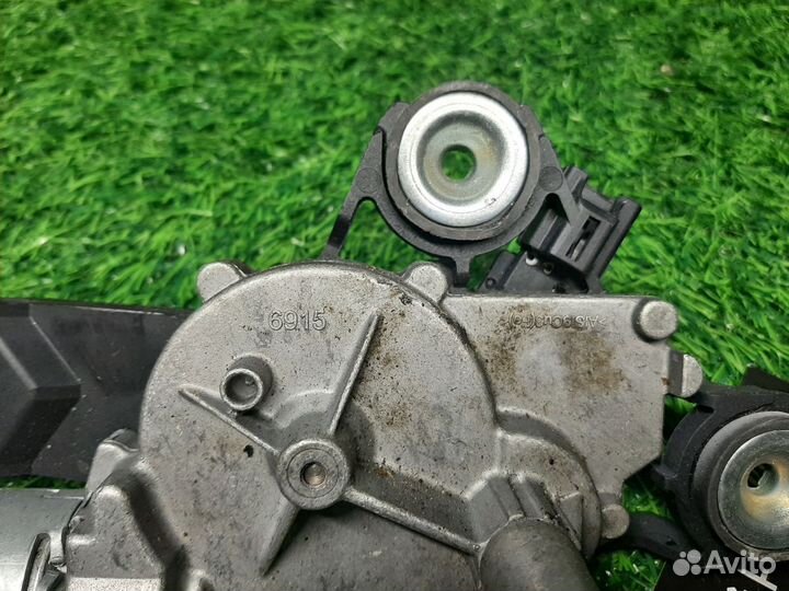 В наличии: моторчик стеклоочистителя Ford Focus 2