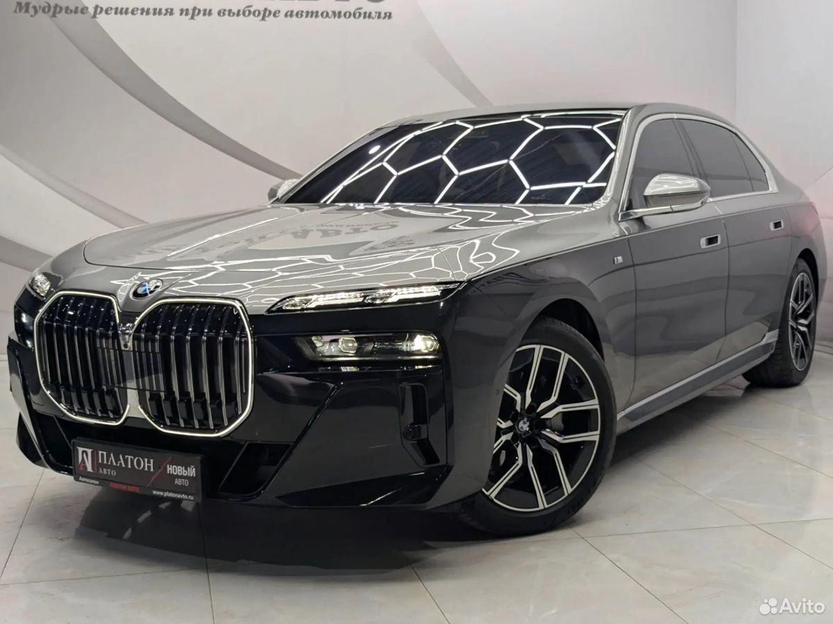 BMW 7 серия 3.0 AT, 2025