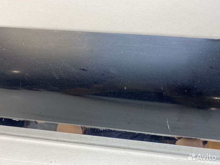 Накладка двери передней правой Vw Touareg 10-18