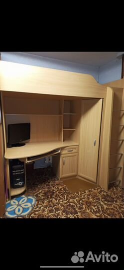 Письменный стол с кроватью