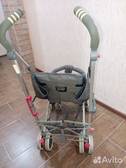 Детская прогулочная легкая складная коляска б/у