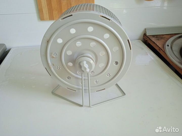 Клетка для птиц, колесо для грызунов