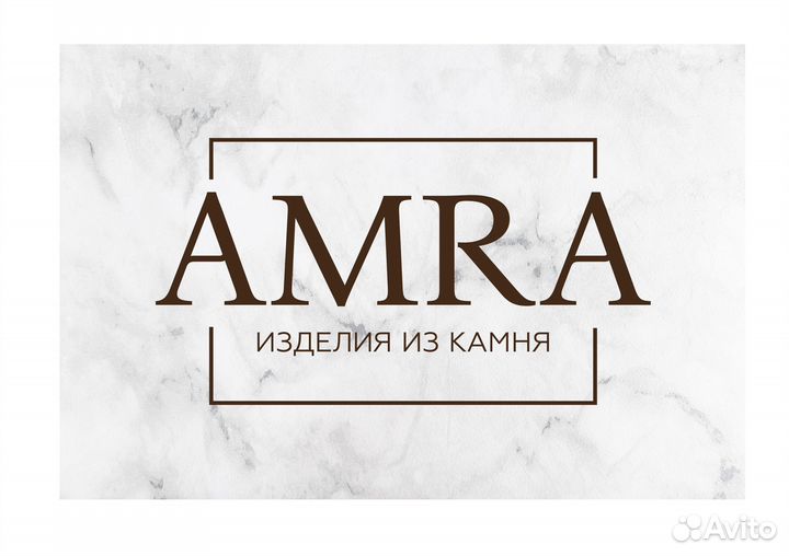 Ученик мастера по обработке камня на производстве