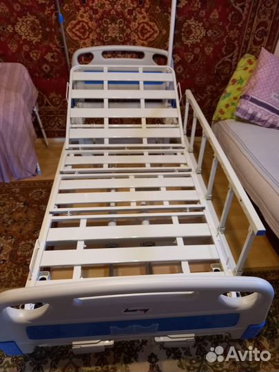 Медицинская кровать для лежачих больных