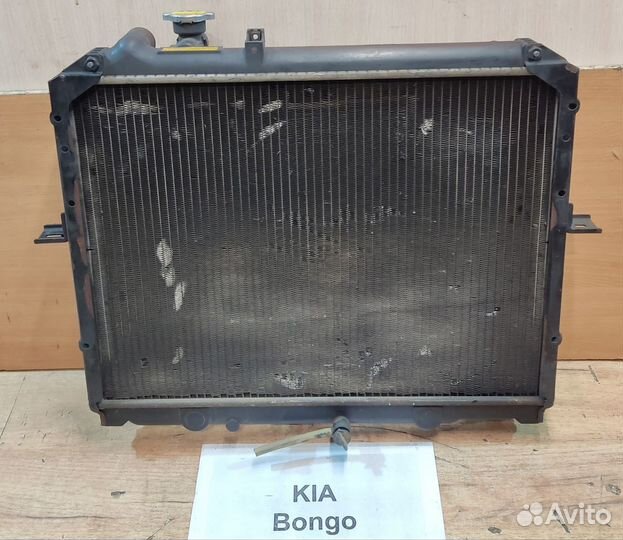 Радиатор основной МКПП Kia Bongo 1, 2000г