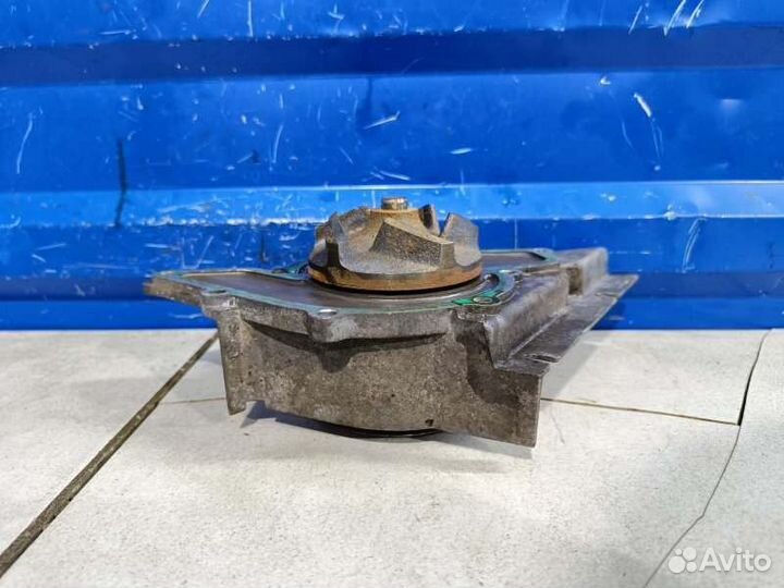 Помпа водяная Volkswagen Touareg 1 4.2 AXQ 2004