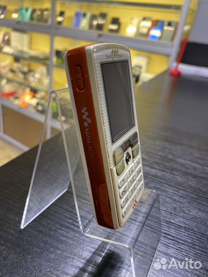 Sony Ericsson W700i