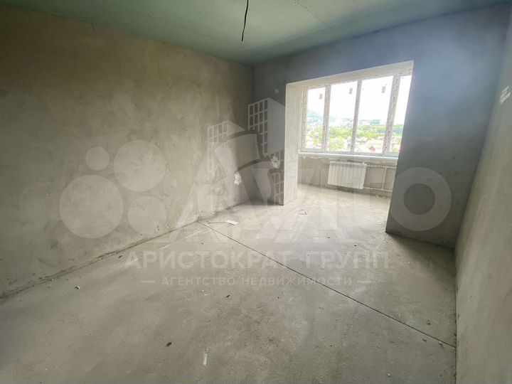 3-к. квартира, 95 м², 8/8 эт.