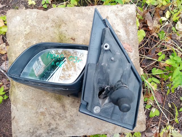 Зеркало левое на Фольксваген Поло 2003 год