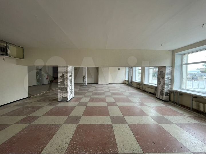 Торговое помещение, 477 м²