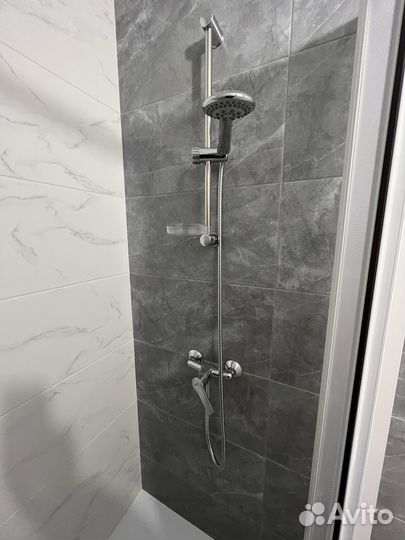 Душевая кабина 80х80 угловая