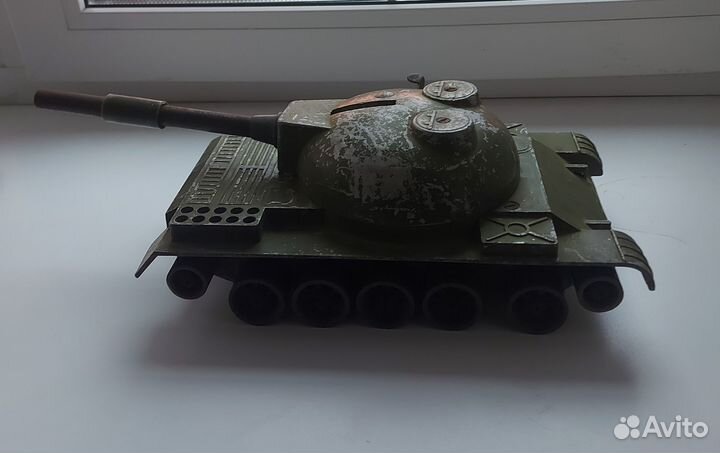 Игрушка танк СССР