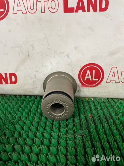 Сайлентблок переднего рычага Toyota Land Cruiser