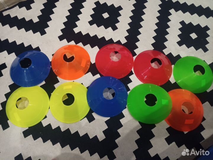 Футбольные конусы