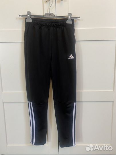 Спортивный костюм adidas для подростка