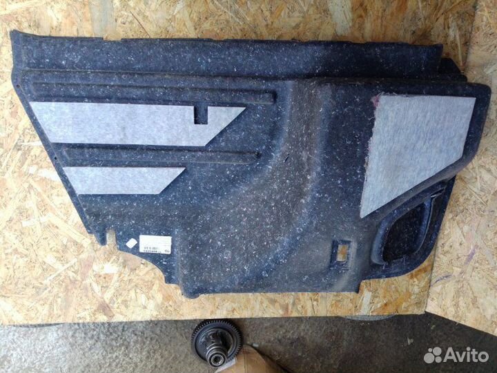 Обшивка багажника правая Opel Astra J седан 1.6