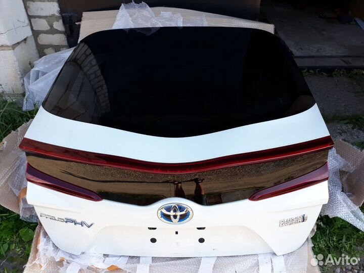 Дверь toyota prius prime 2016-2022