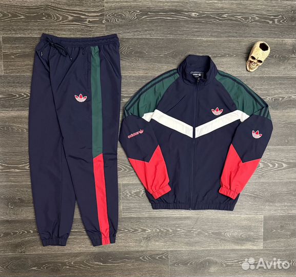 Спортивный костюм adidas