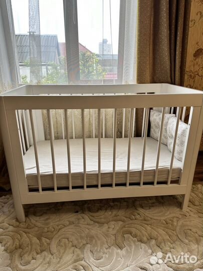 Детская кроватка