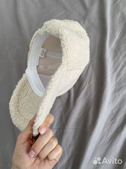 Трендовая кепка плюшевая бейсболка новая