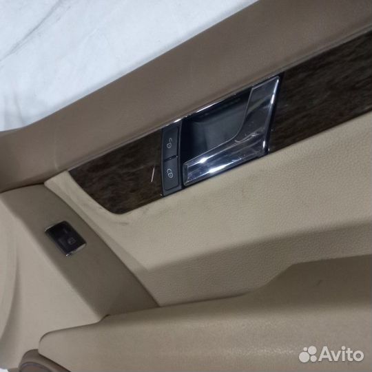 Обшивка двери передняя правая Mercedes-Benz