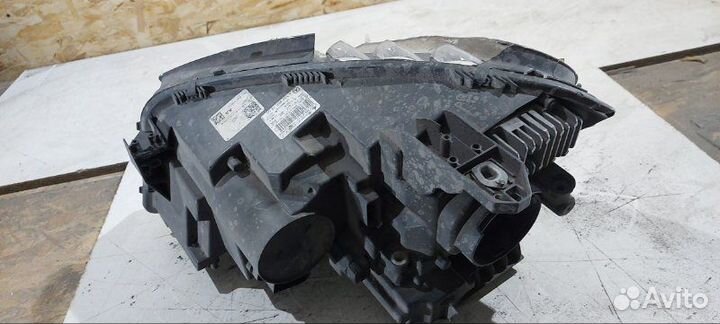 Фара ксеноновая передняя правая Mercedes-Benz