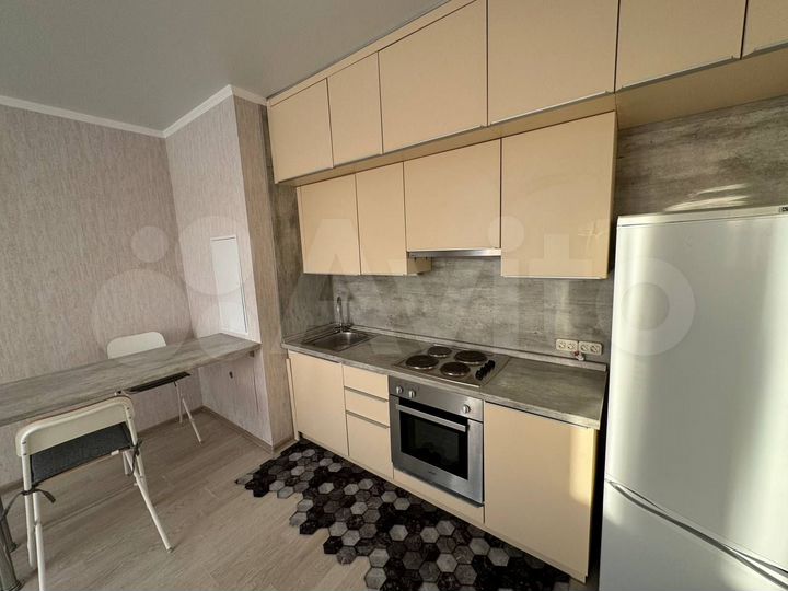 2-к. квартира, 40 м², 3/21 эт.