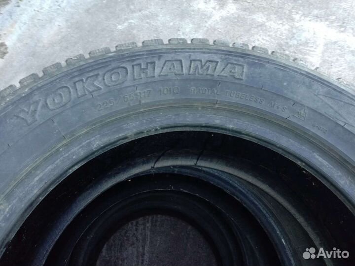 Yokohama SnowSafety 225/65 R17 101Q